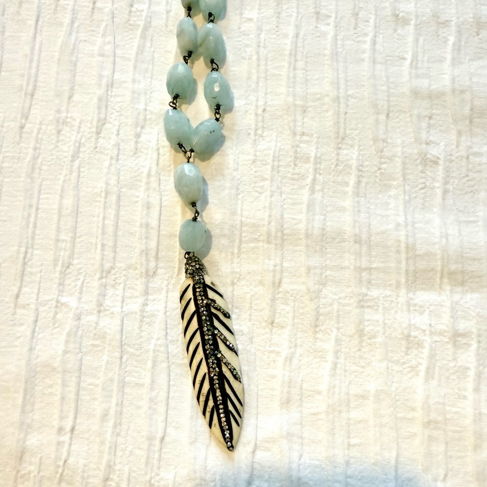 Chic Feather Pendant Necklace with Blue Beads